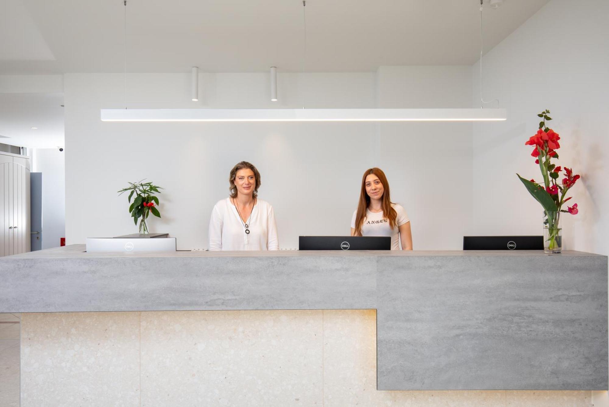 Bella Vista Beach Hotel ベニテス エクステリア 写真