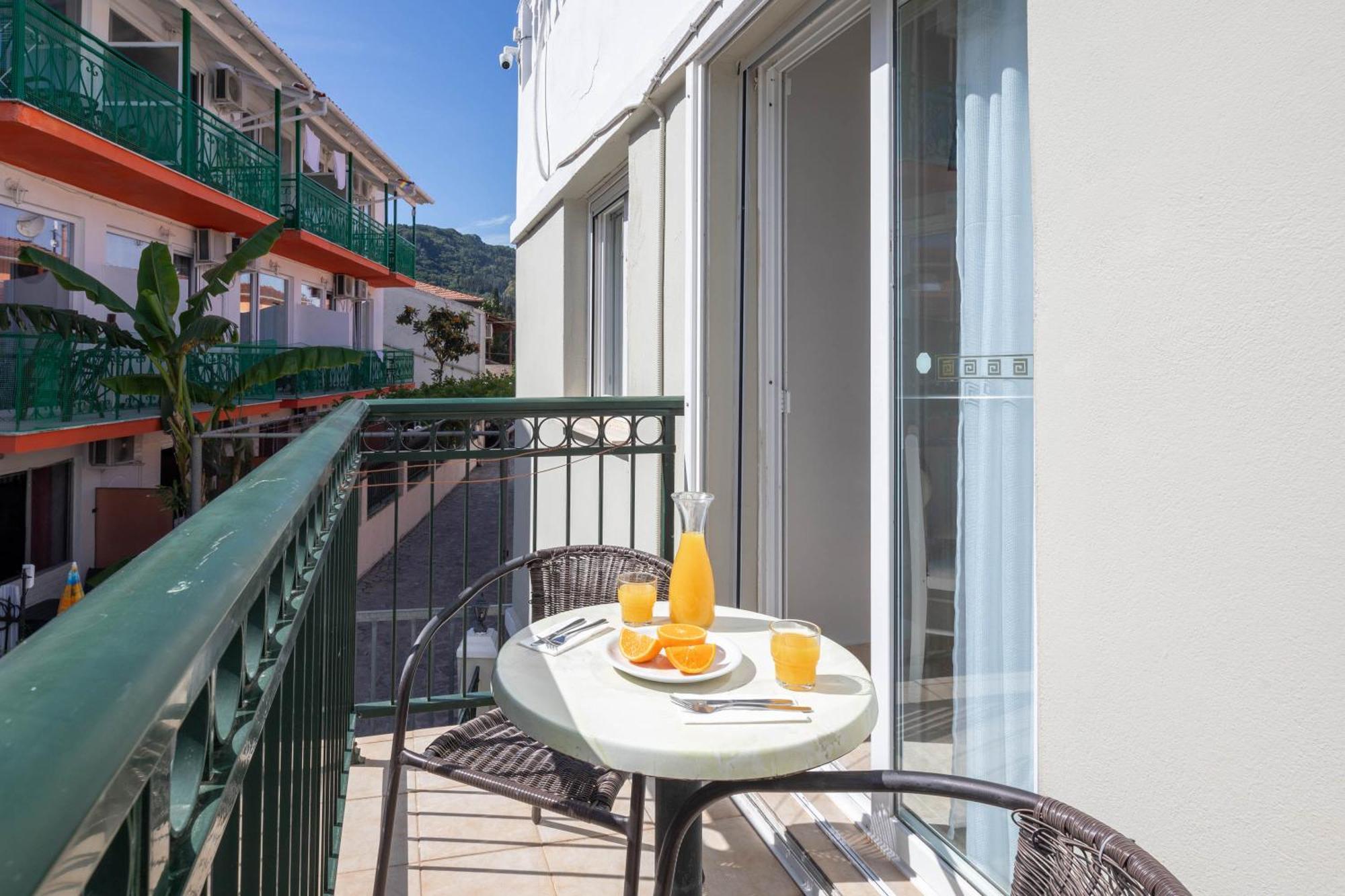 Bella Vista Beach Hotel ベニテス エクステリア 写真